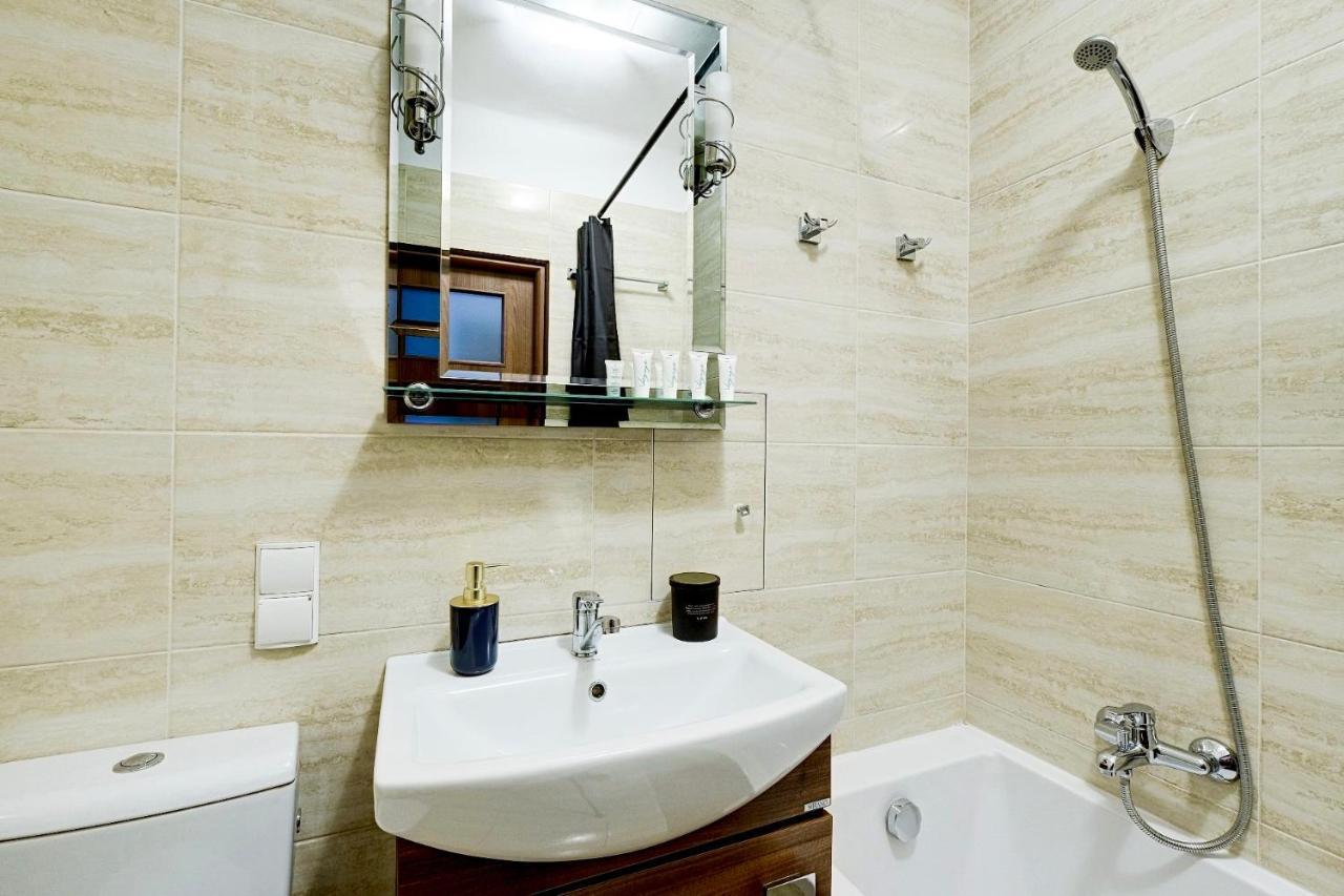 Charming Apartment In The City Center Warszawa Exteriör bild