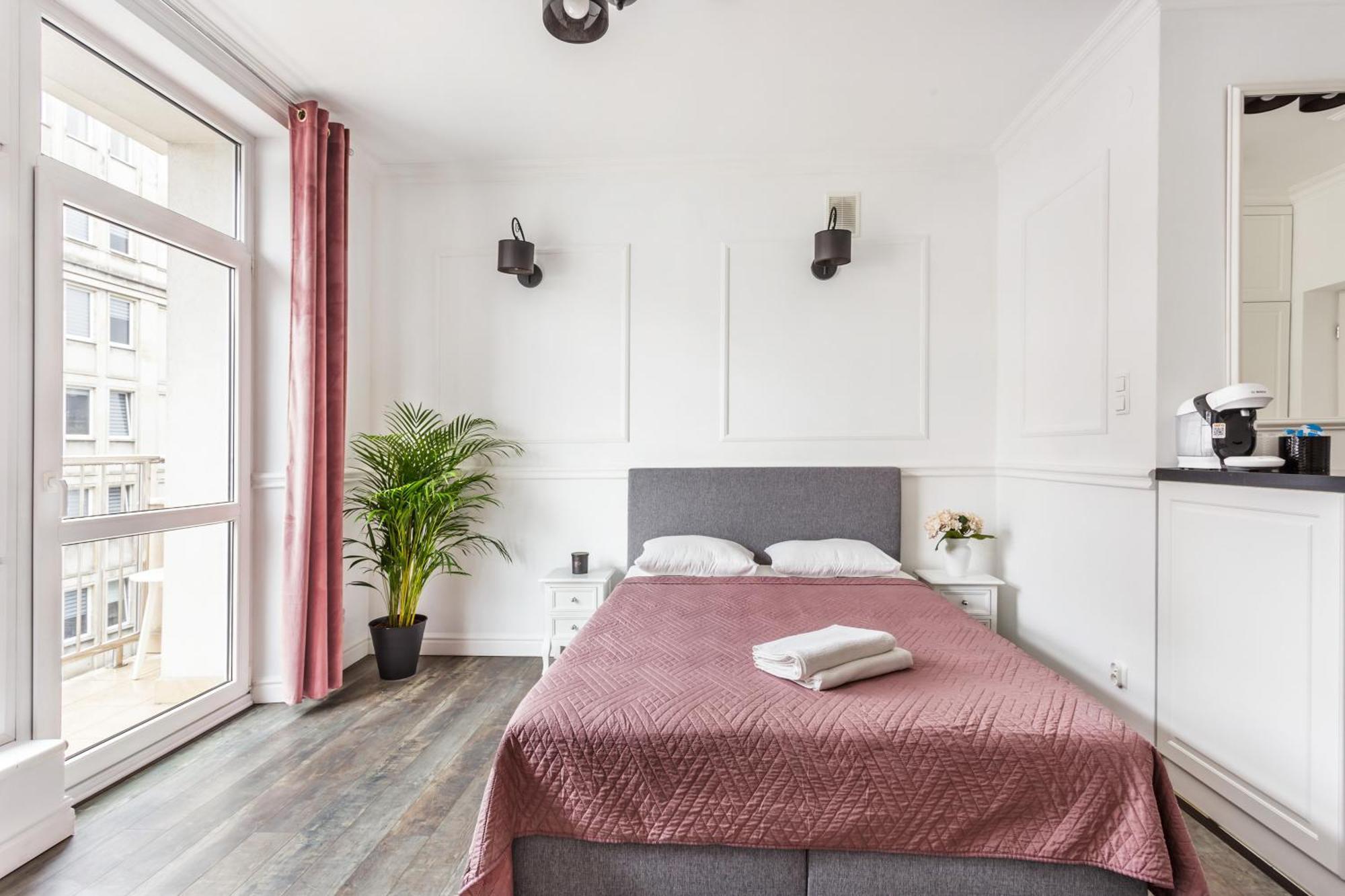Charming Apartment In The City Center Warszawa Exteriör bild