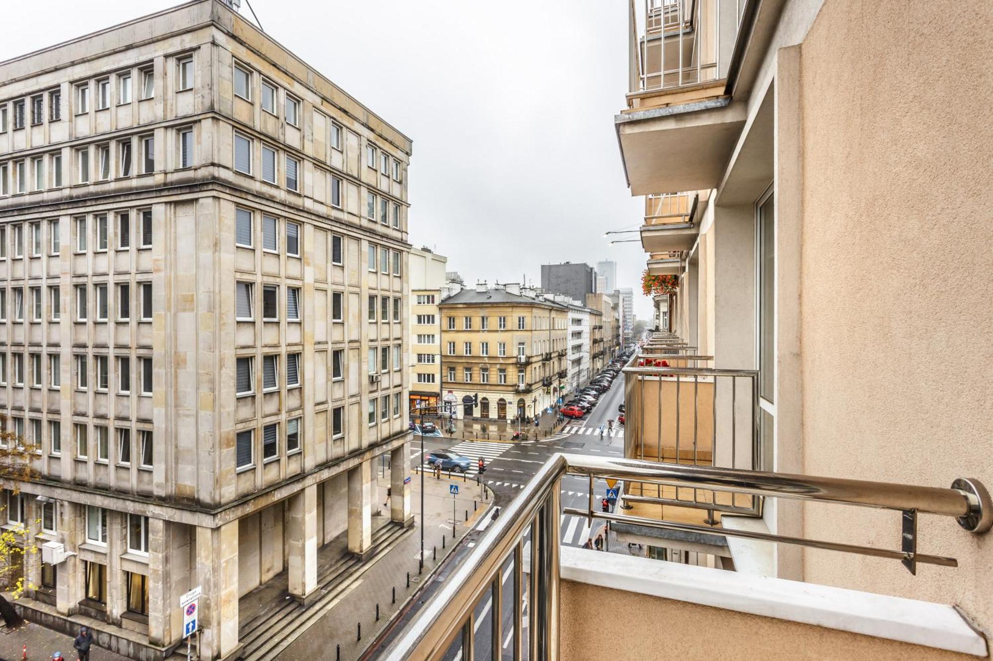 Charming Apartment In The City Center Warszawa Exteriör bild